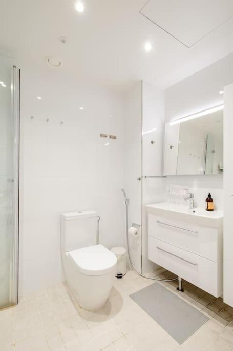 Fabulous Morden Apartment In ヘルシンキ エクステリア 写真