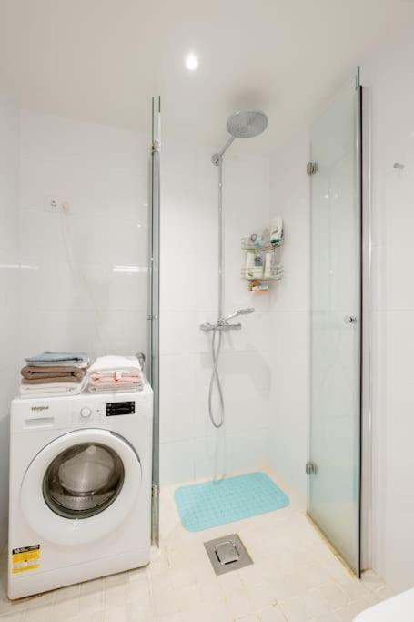 Fabulous Morden Apartment In ヘルシンキ エクステリア 写真